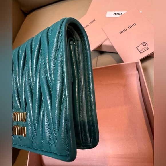 Miu Miu Small matelassé nappa leather wallet teal - Picture 3 of 9